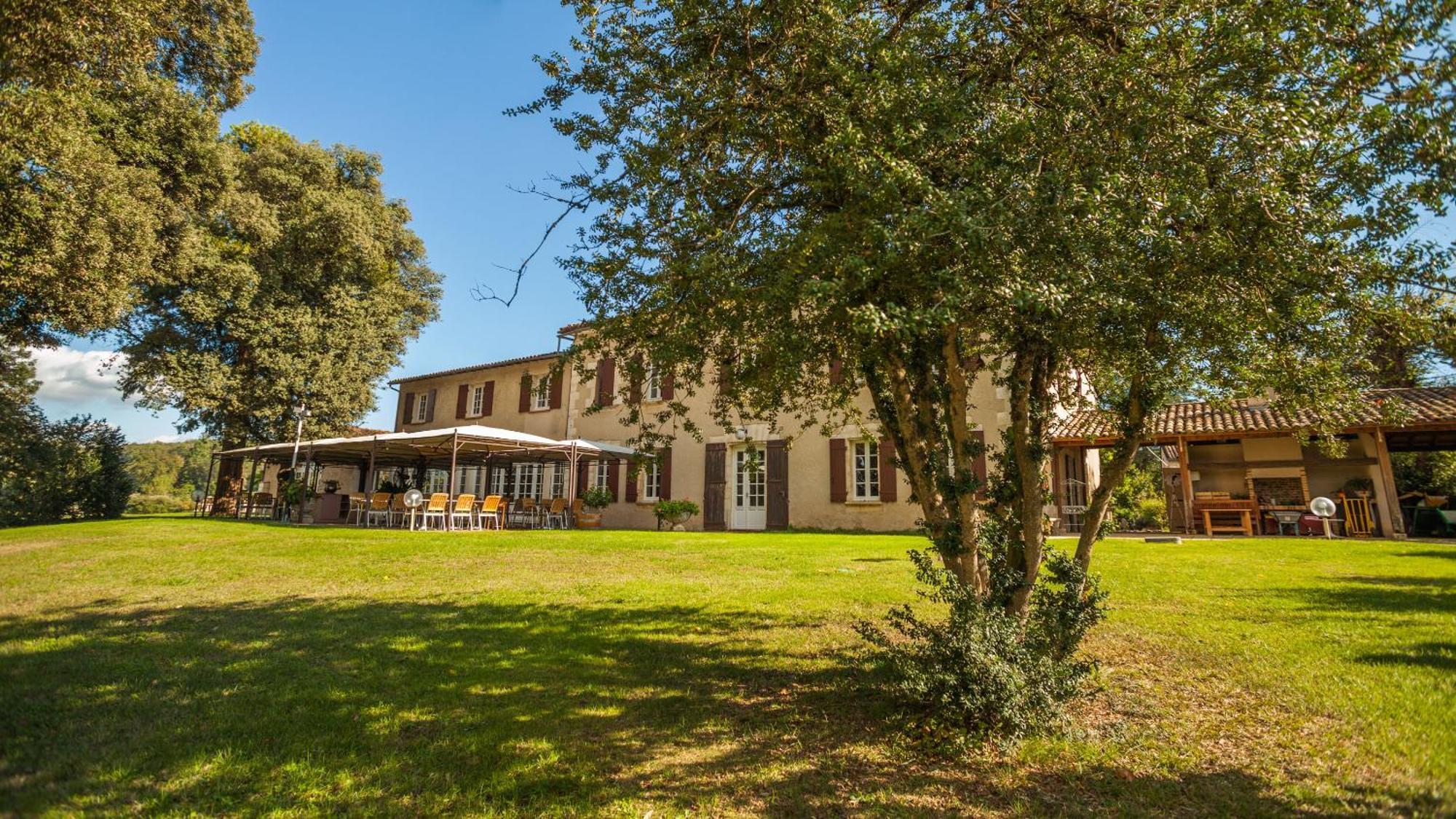 Hotel La Flambee Μπερζεράκ Εξωτερικό φωτογραφία